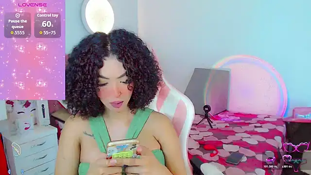 Snapshot of Tanedra_collings chatting on February 2026 12:56:02 AM Tanedra collings online show from February 2026 12:56:02 AM