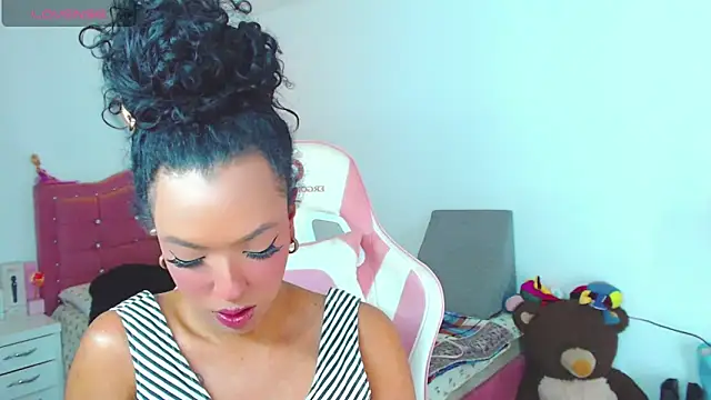 Tanedra collings online show from May 2026 02:59:01 AM
