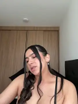 Snapshot of Nicollemays chatting on May 2026 04:23:01 PM Nicollemays online show from May 2026 04:23:01 PM