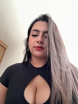 Nicollemays online show from March 2026 02:30:01 PM