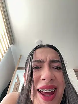 Nicollemays online show from March 2026 03:27:02 PM