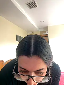Nicollemays online show from September 2025 04:10:05 PM