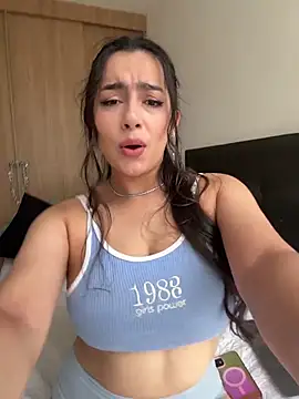 Nicollemays online show from March 2026 04:11:02 PM