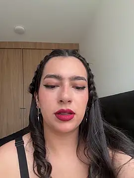 Snapshot of Nicollemays chatting on May 2026 02:12:01 PM Nicollemays online show from May 2026 02:12:01 PM