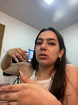 Nicollemays online show from March 2025 12:14:02 PM
