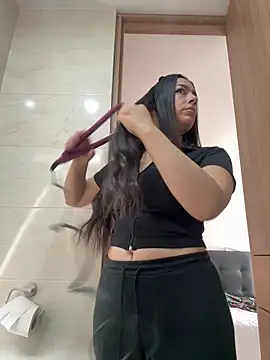 Nicollemays online show from March 2026 02:17:02 PM