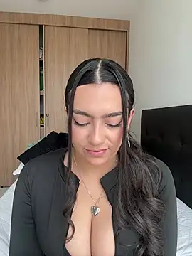 Nicollemays online show from March 2026 03:04:01 PM