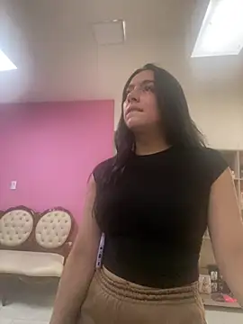 Nicollemays online show from March 2025 12:06:02 PM