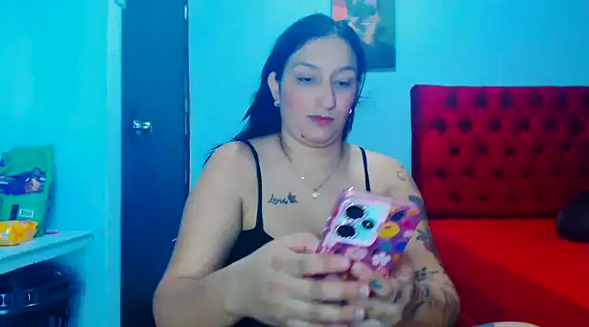 Snapshot of liz_dirty chatting on January 2025 10:44:02 PM liz dirty online show from January 2025 10:44:02 PM