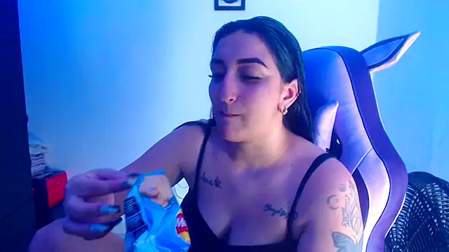 Snapshot of liz_dirty chatting on October 2025 10:33:01 PM liz dirty online show from October 2025 10:33:01 PM