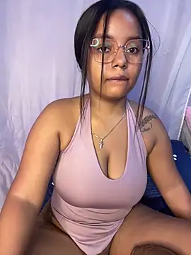 Snapshot of Aleja_DANS chatting on June 2026 01:56:02 PM Aleja DANS online show from June 2026 01:56:02 PM