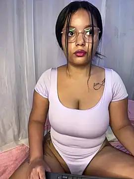 Snapshot of Aleja_DANS chatting on July 2026 07:37:02 AM Aleja DANS online show from July 2026 07:37:02 AM