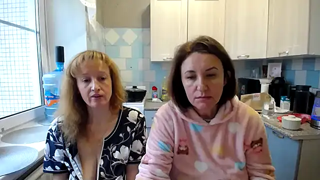 Snapshot of DonnaMagdalena chatting on October 2025 07:08:01 AM DonnaMagdalena online show from October 2025 07:08:01 AM