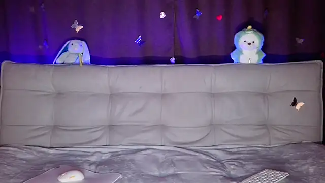 intolerable girl online show from October 2025 07:48:02 PM