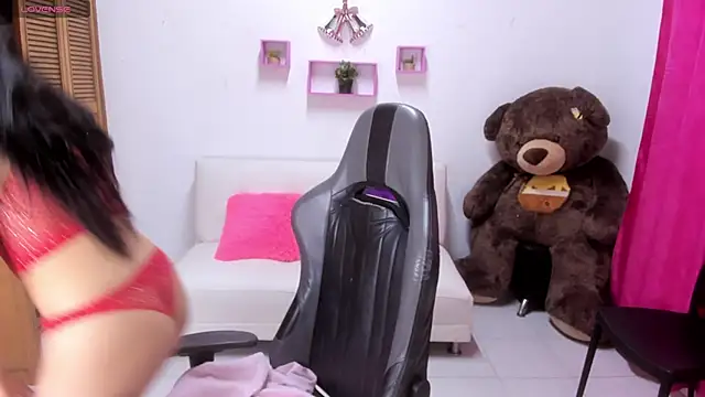 Snapshot of Kitty_19_ chatting on January 2025 03:39:01 PM Kitty 19 online show from January 2025 03:39:01 PM