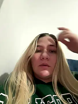 Snapshot of Celestedubois chatting on October 2025 12:00:01 AM Celestedubois online show from October 2025 12:00:01 AM