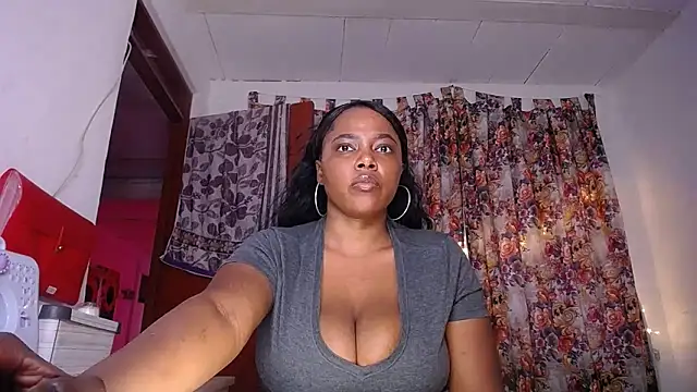 yselahot online show from February 2025 08:04:02 PM