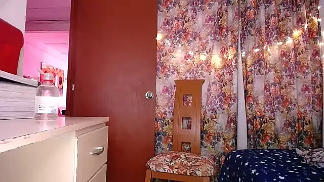 yselahot online show from February 2025 06:23:01 PM