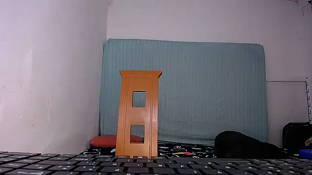 yselahot online show from October 2025 06:07:01 PM