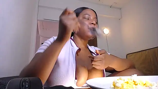 Snapshot of yselahot chatting on February 2026 03:21:02 PM yselahot online show from February 2026 03:21:02 PM