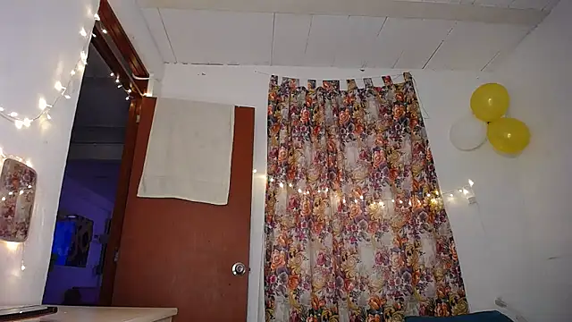 yselahot online show from March 2025 02:17:01 PM