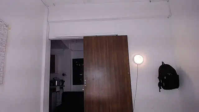 yselahot online show from July 2026 11:34:02 AM