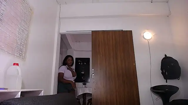 yselahot online show from May 2026 03:26:01 PM