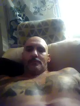 ClydeCan409 online show from April 2026 11:40:01 PM