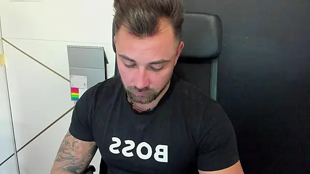 Snapshot of DuncanStone chatting on February 2025 11:27:02 AM DuncanStone online show from February 2025 11:27:02 AM