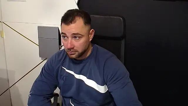 Snapshot of DuncanStone chatting on September 2025 04:30:02 AM DuncanStone online show from September 2025 04:30:02 AM