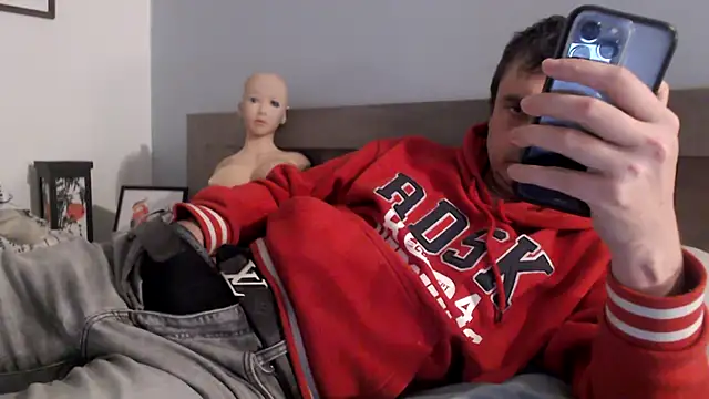 freddy0222222 online show from November 2025 03:00:02 PM