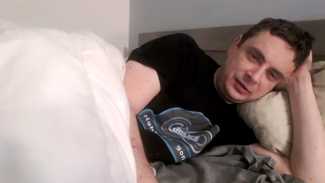 freddy0222222 online show from February 2026 10:42:02 PM