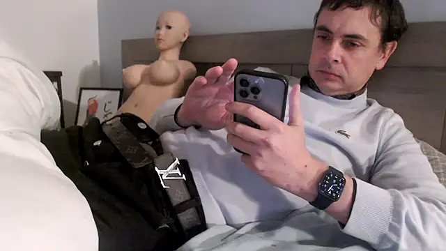 freddy0222222 online show from November 2025 07:03:01 PM