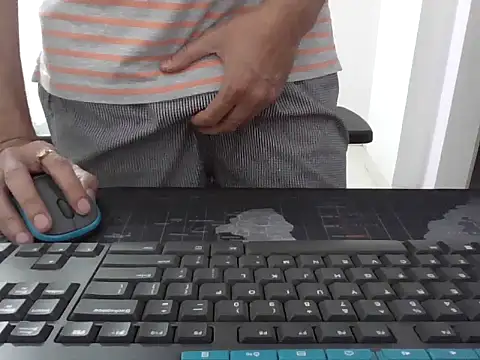 mrose8080 online show from February 2026 06:32:01 PM