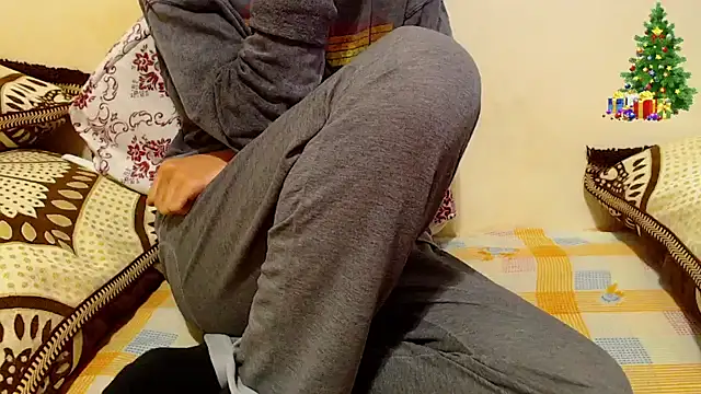 Alexdelarge323 online show from December 2025 11:58:02 AM