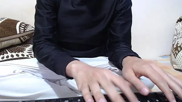 Alexdelarge323 online show from April 2026 03:58:02 PM