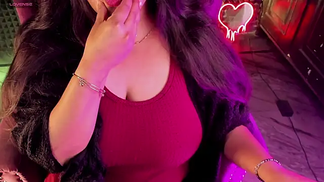 Snapshot of AroohiSehgal chatting on January 2025 01:14:01 PM AroohiSehgal online show from January 2025 01:14:01 PM