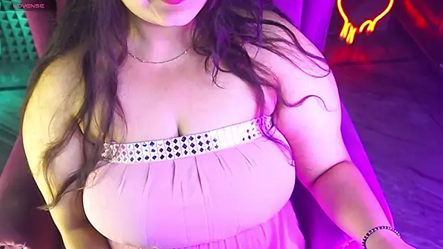 Snapshot of AroohiSehgal chatting on January 2025 07:22:01 AM AroohiSehgal online show from January 2025 07:22:01 AM