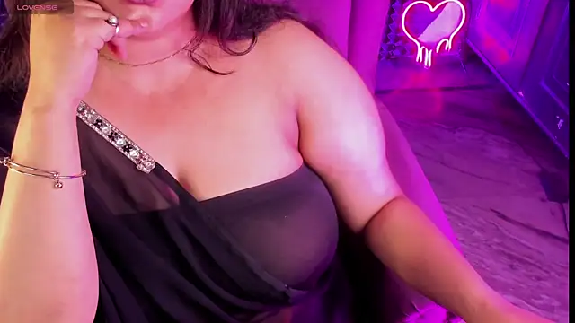 Snapshot of AroohiSehgal chatting on March 2025 11:44:02 AM AroohiSehgal online show from March 2025 11:44:02 AM