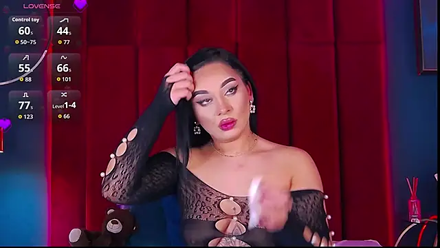 MadyLuxxx online show from November 2025 08:23:02 PM