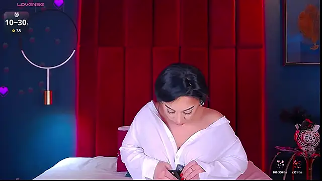 MadyLuxxx online show from November 2025 07:58:01 PM