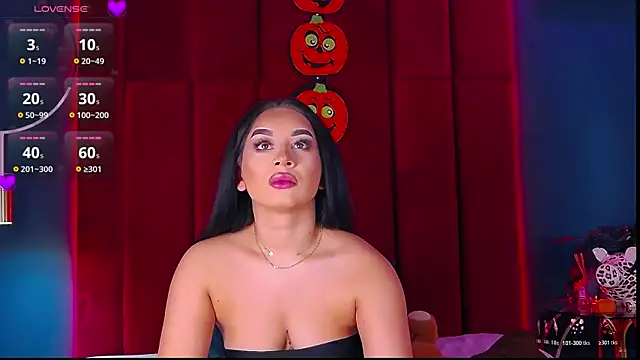 MadyLuxxx online show from October 2025 07:57:02 PM