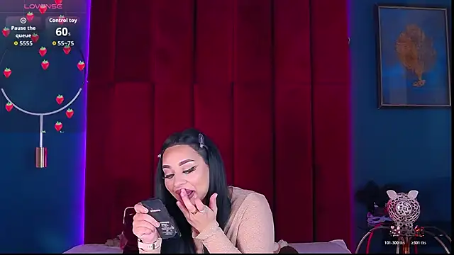 MadyLuxxx online show from April 2026 06:46:01 PM