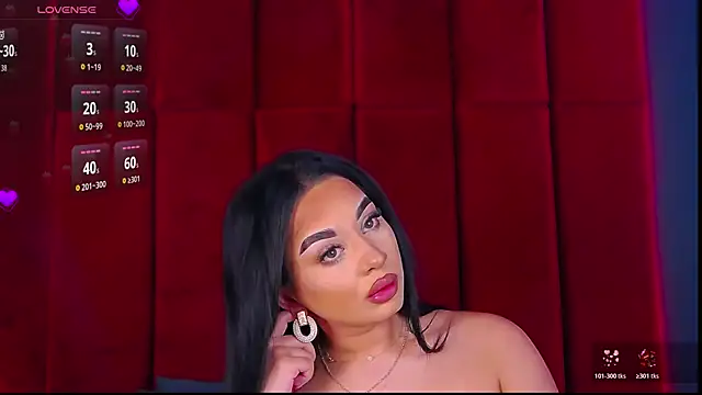 MadyLuxxx online show from October 2025 06:28:02 PM