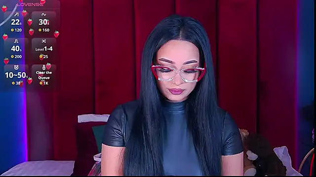 MadyLuxxx online show from April 2026 06:45:02 PM