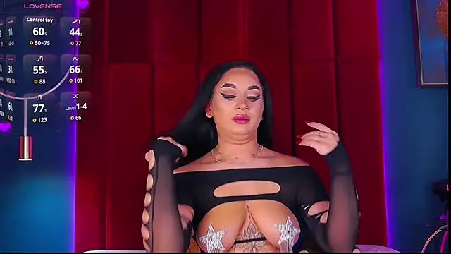 MadyLuxxx online show from October 2025 07:03:02 PM