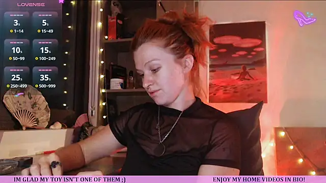 Snapshot of Cassie_Wild chatting on May 2026 01:44:01 PM Cassie Wild online show from May 2026 01:44:01 PM
