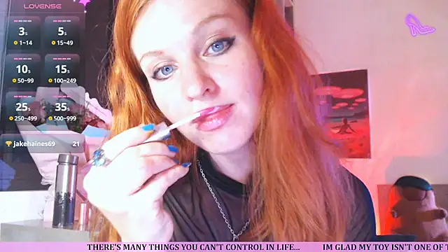 Snapshot of Cassie_Wild chatting on April 2026 01:01:02 PM Cassie Wild online show from April 2026 01:01:02 PM