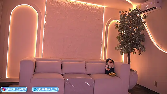 Snapshot of Dakota_Lee chatting on November 2025 04:27:01 AM Dakota Lee online show from November 2025 04:27:01 AM