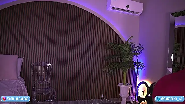 Snapshot of Dakota_Lee chatting on October 2025 03:05:01 AM Dakota Lee online show from October 2025 03:05:01 AM